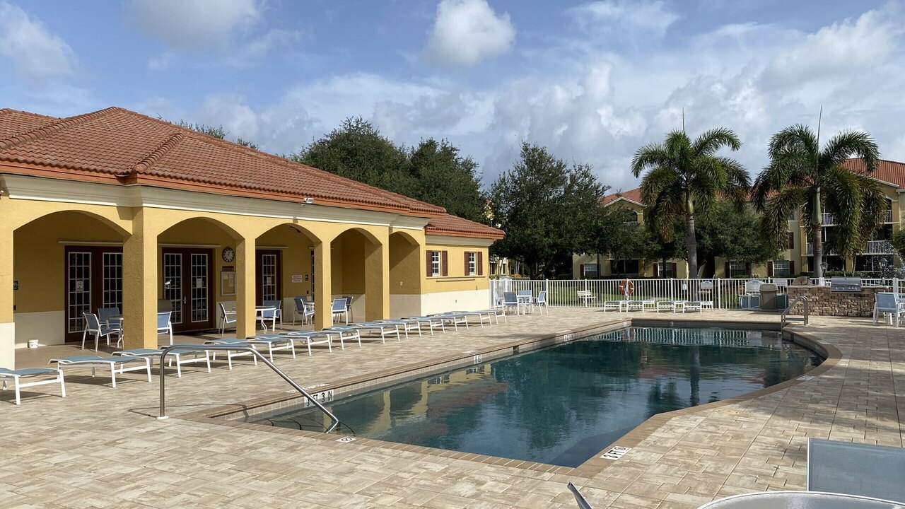 Residence Condo II - Image 2