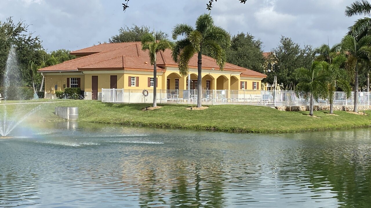 Residence Condo II - Image 4