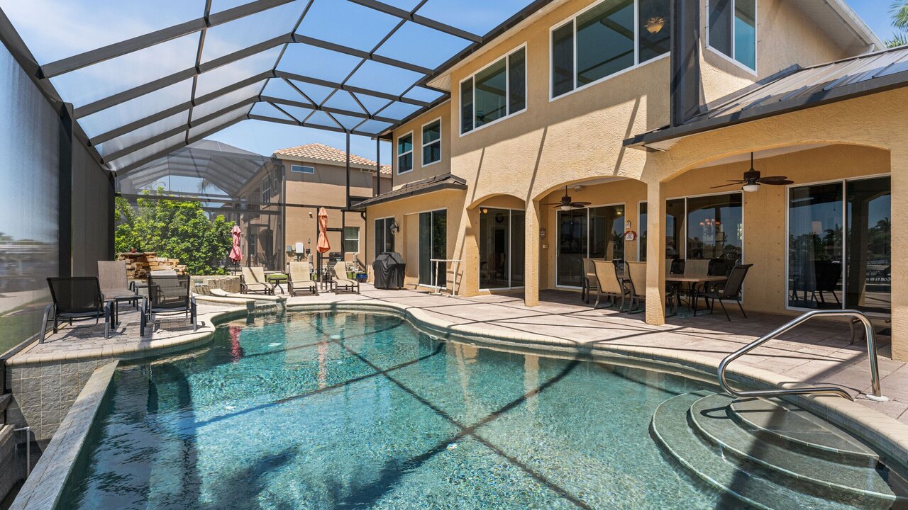 Estelle Villa - Image 1