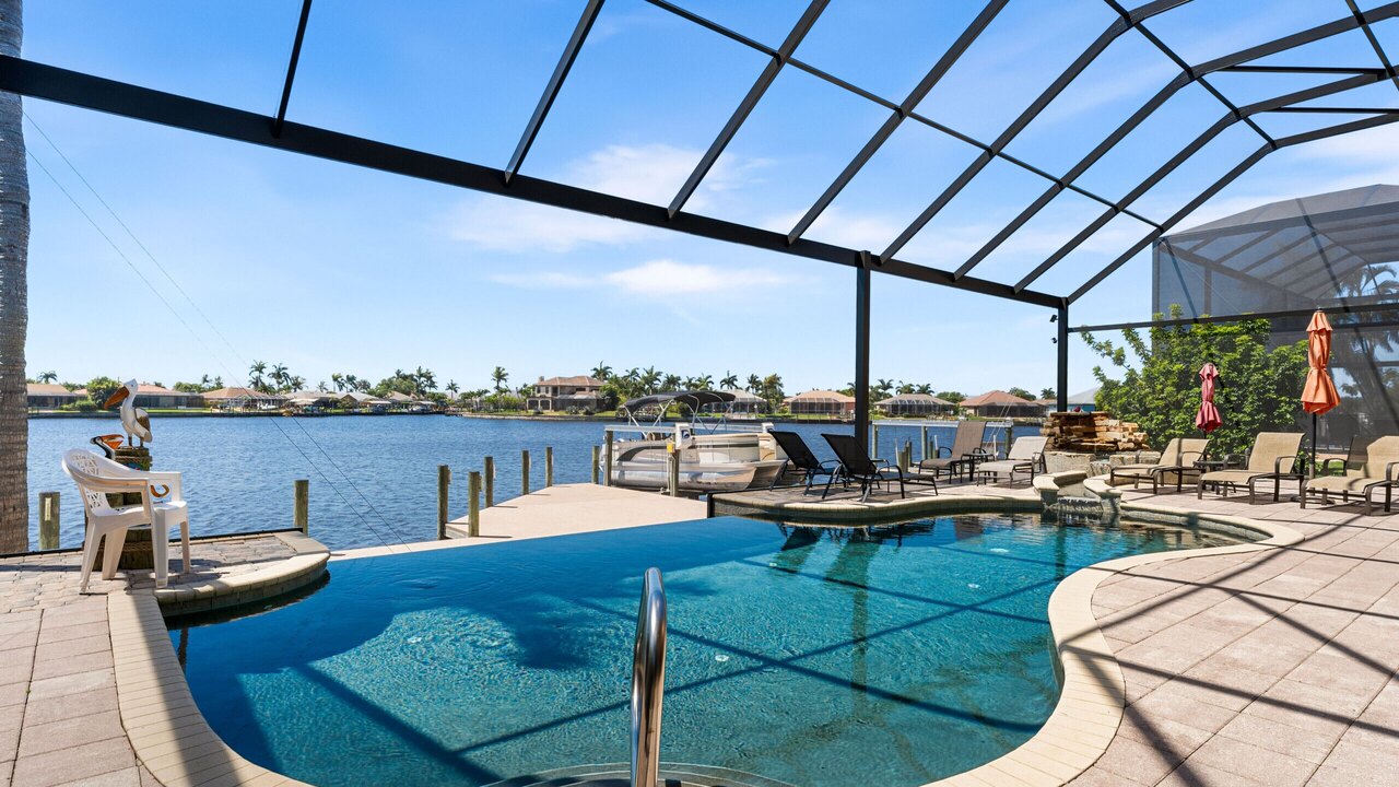 Estelle Villa - Image 2