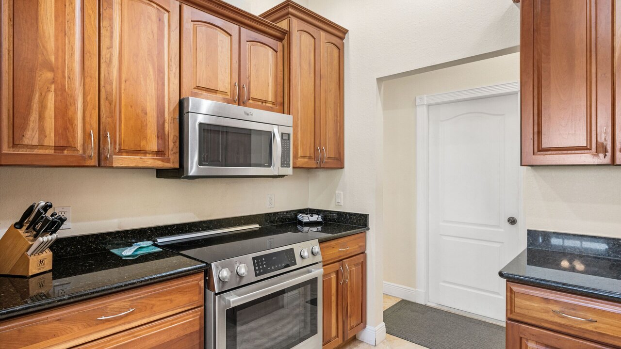 Estelle Villa - Image 7