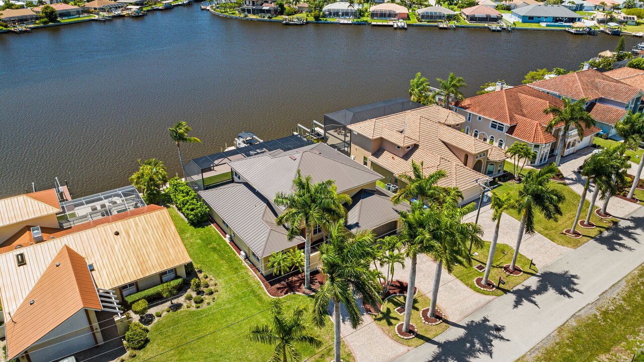 Estelle Villa - Image 40