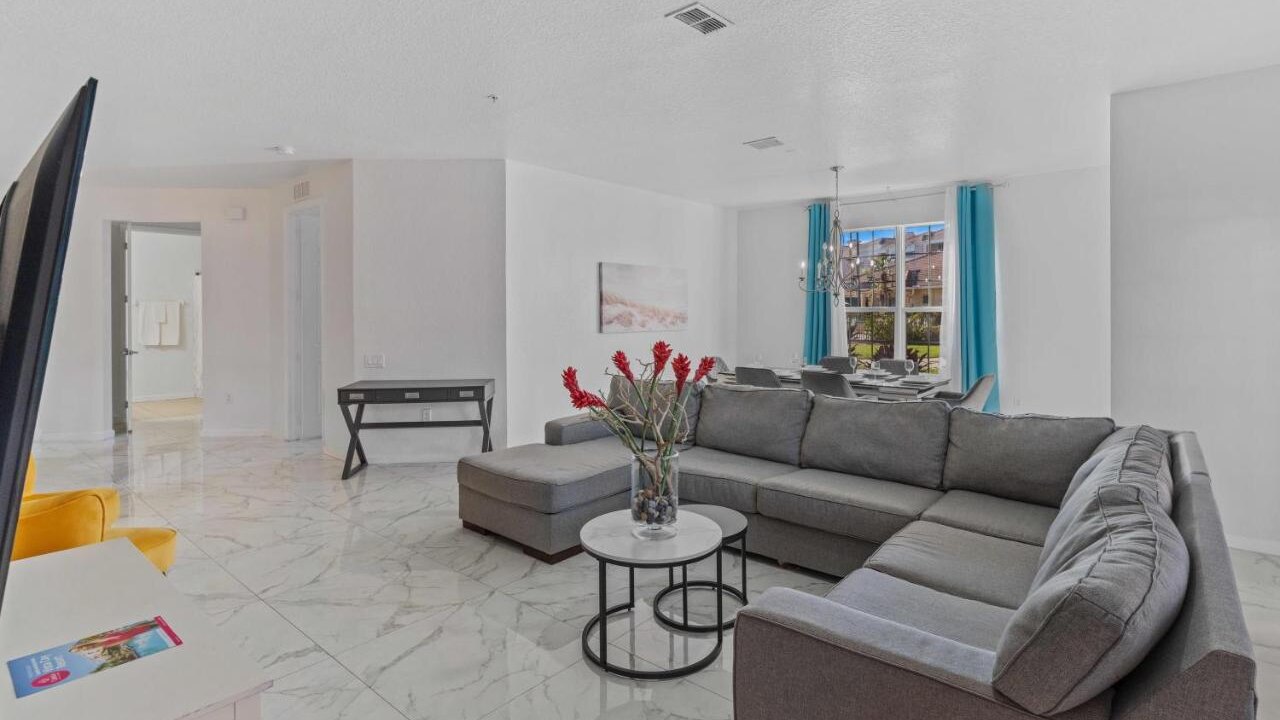 4840 One-of-a-kind luxury 4 BD at VistaCay #107 - Image 4