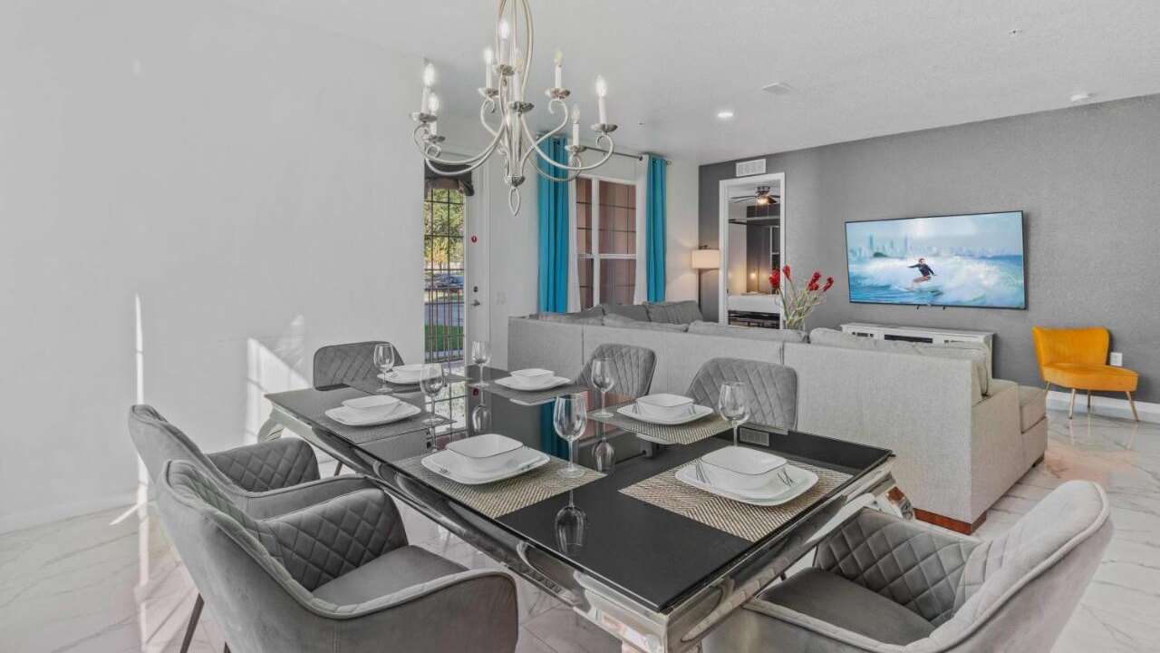 4840 One-of-a-kind luxury 4 BD at VistaCay #107 - Image 6