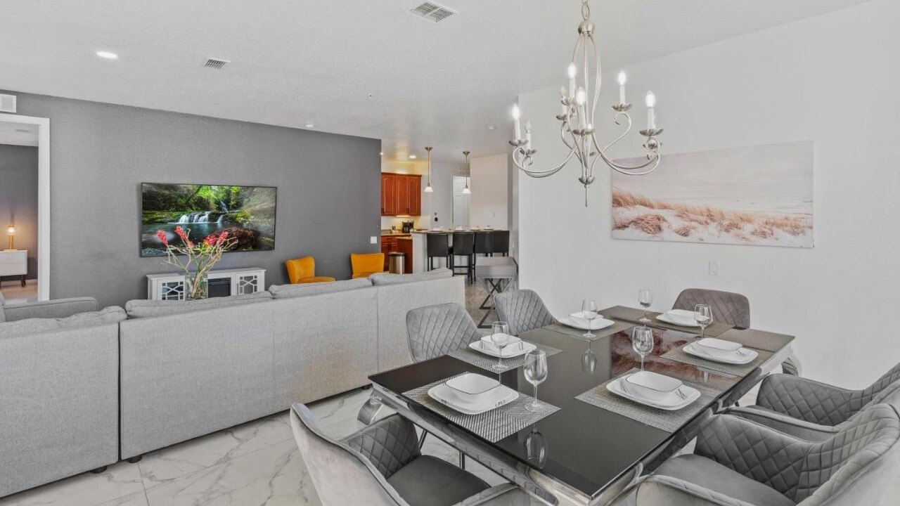 4840 One-of-a-kind luxury 4 BD at VistaCay #107 - Image 7