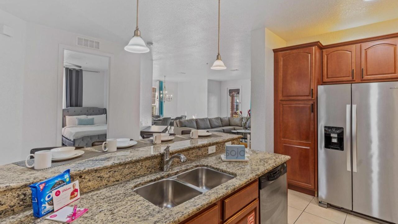 4840 One-of-a-kind luxury 4 BD at VistaCay #107 - Image 10