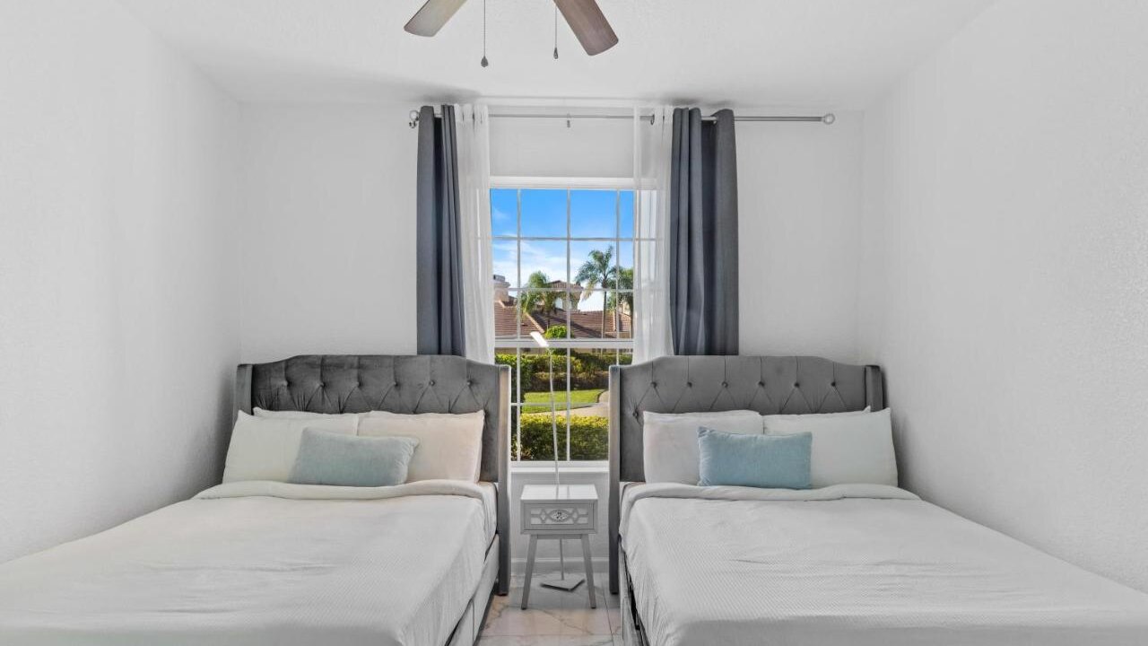 4840 One-of-a-kind luxury 4 BD at VistaCay #107 - Image 15