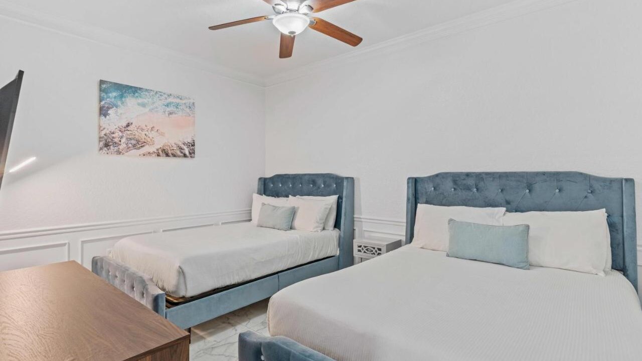 4840 One-of-a-kind luxury 4 BD at VistaCay #107 - Image 16