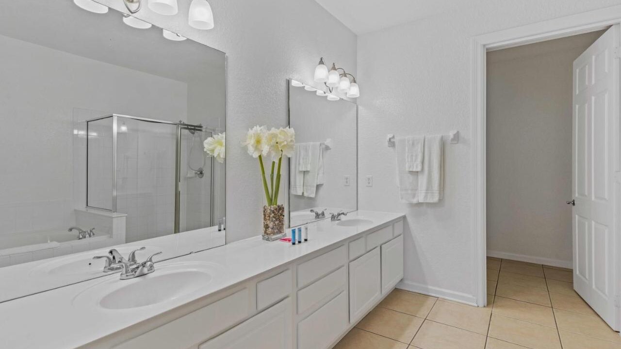 4840 One-of-a-kind luxury 4 BD at VistaCay #107 - Image 18