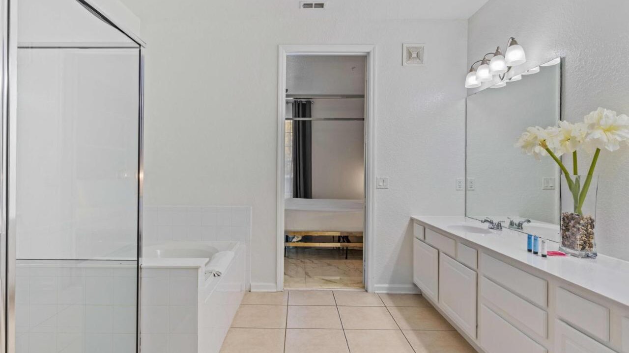 4840 One-of-a-kind luxury 4 BD at VistaCay #107 - Image 19