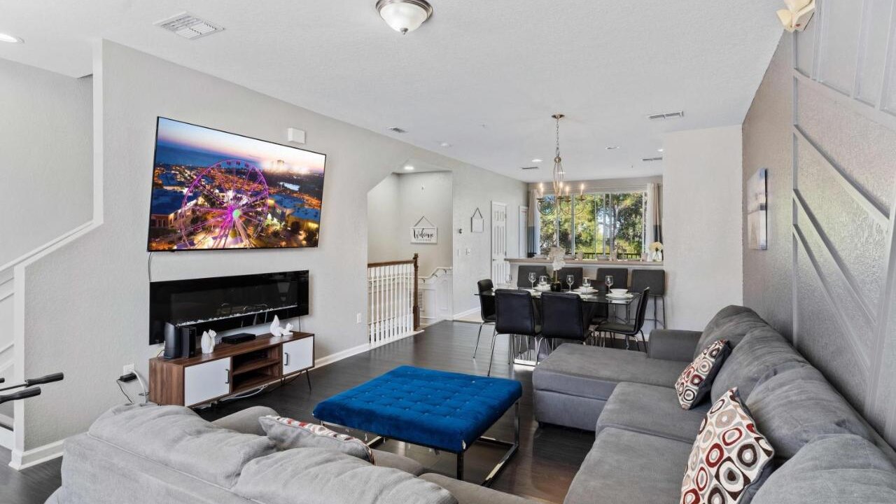 4845-144 Modern Multi-Story 3-BD Condo at VIstaCay - Image 6