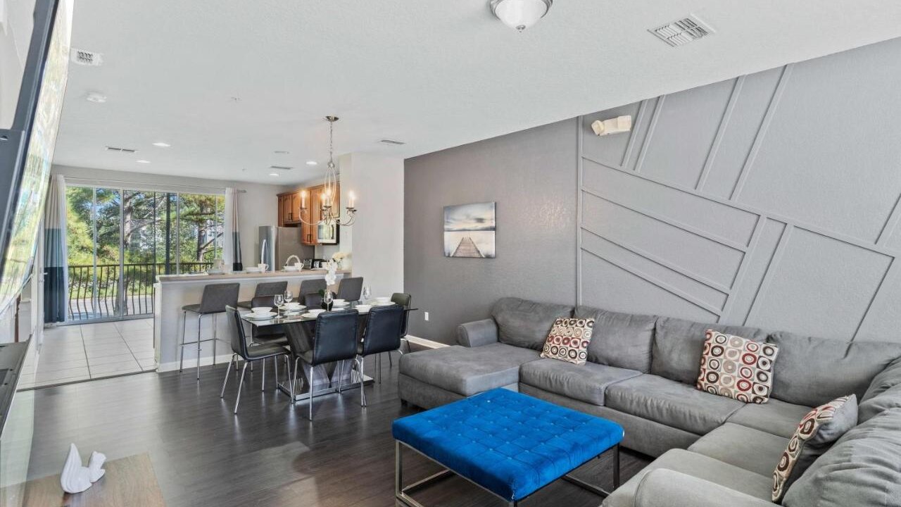 4845-144 Modern Multi-Story 3-BD Condo at VIstaCay - Image 14