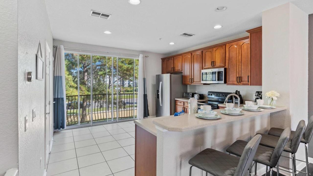 4845-144 Modern Multi-Story 3-BD Condo at VIstaCay - Image 20