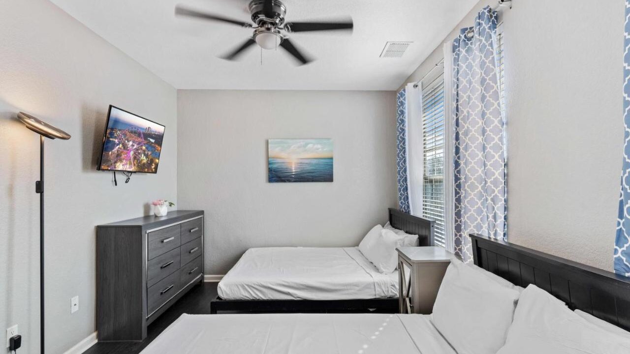 4845-144 Modern Multi-Story 3-BD Condo at VIstaCay - Image 25