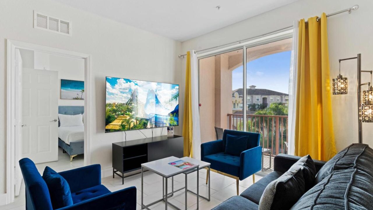 4862-303 Fresh & Modern 3-BD Condo at Vista Cay - Image 1