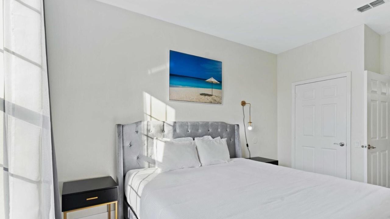 4862-303 Fresh & Modern 3-BD Condo at Vista Cay - Image 13