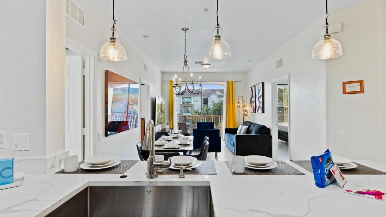 4862-303 Fresh & Modern 3-BD Condo at Vista Cay - Image 12