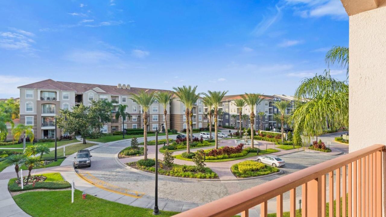 4862-303 Fresh & Modern 3-BD Condo at Vista Cay - Image 26