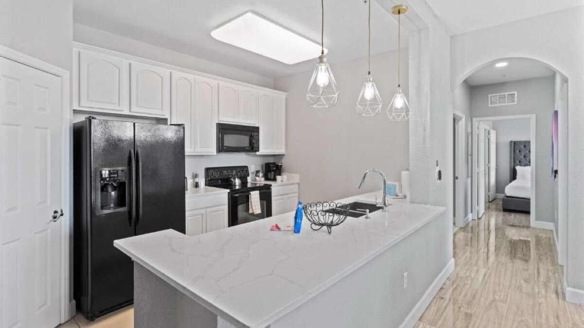 4862 Modern & Spacious 3BR/2BA Condo #304 - Image 7