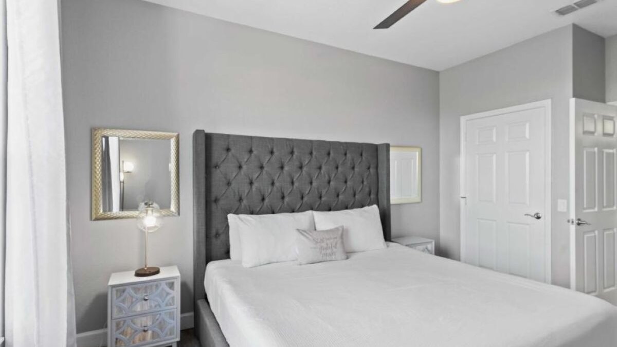 4862 Modern & Spacious 3BR/2BA Condo #304 - Image 11