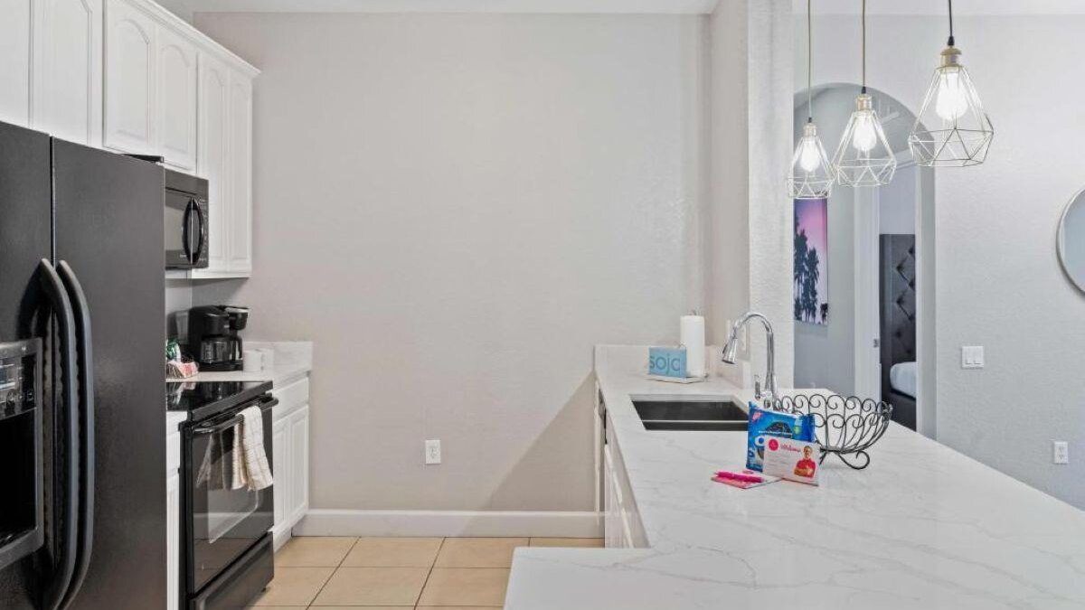 4862 Modern & Spacious 3BR/2BA Condo #304 - Image 10