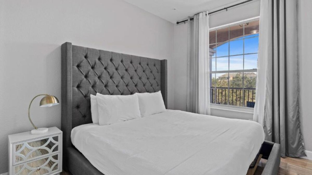 4862 Modern & Spacious 3BR/2BA Condo #304 - Image 14