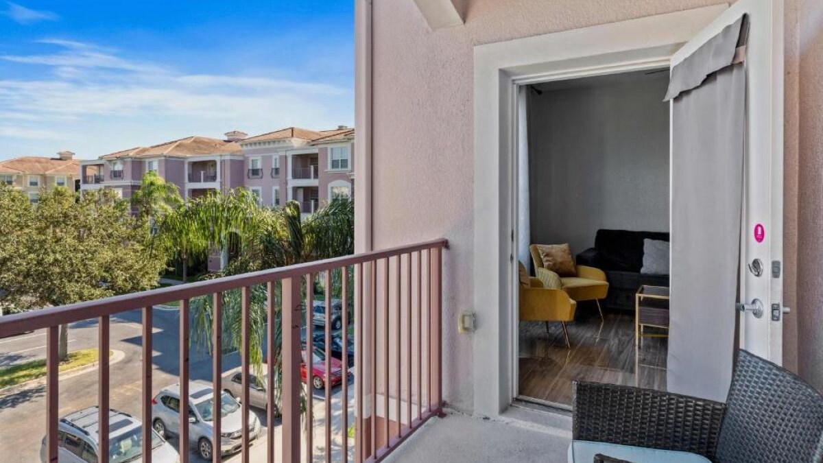 4862 Modern & Spacious 3BR/2BA Condo #304 - Image 23