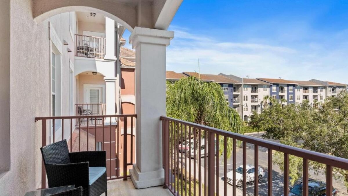 4862 Modern & Spacious 3BR/2BA Condo #304 - Image 22