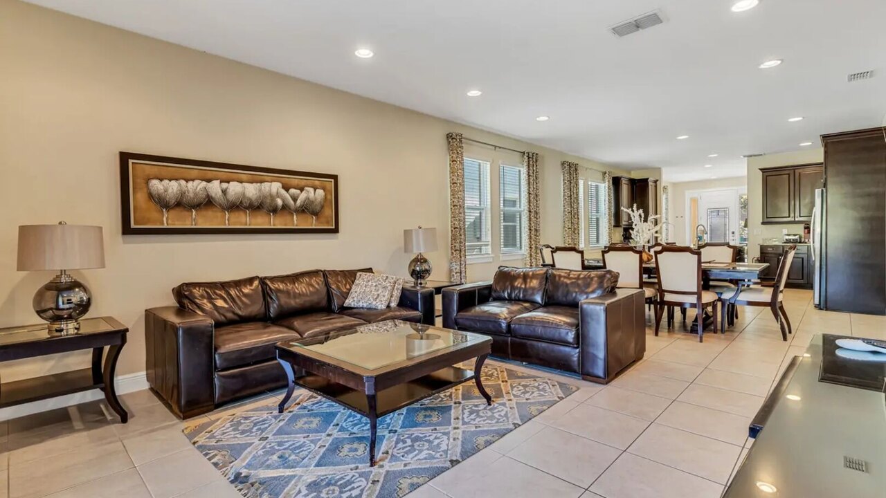 491 Villa 8BD Private Pool/Spa Game&Movie room - Image 2