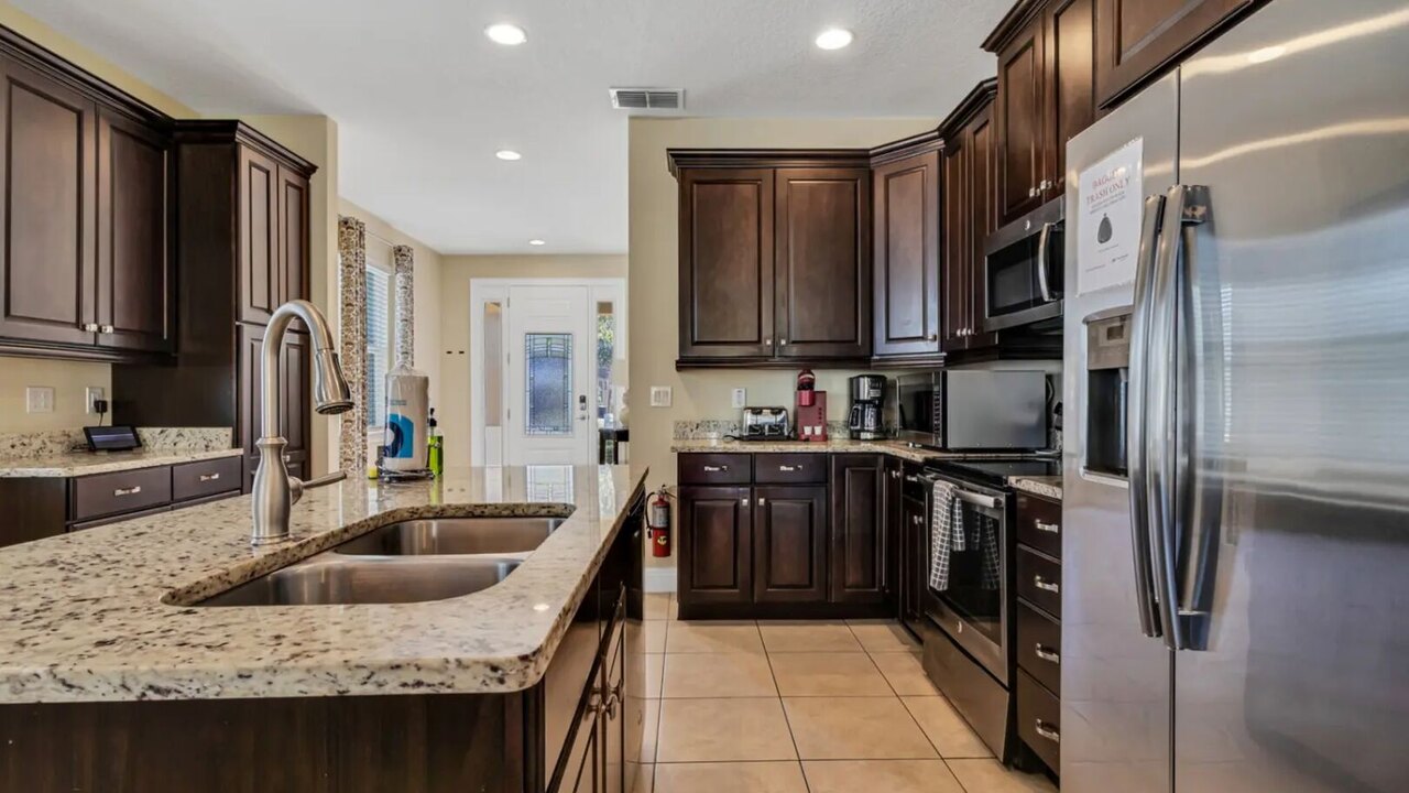 491 Villa 8BD Private Pool/Spa Game&Movie room - Image 6