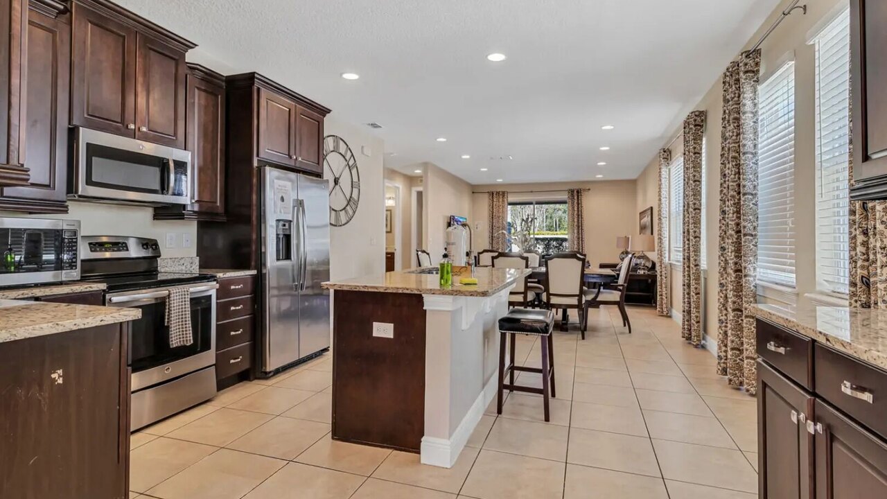 491 Villa 8BD Private Pool/Spa Game&Movie room - Image 5