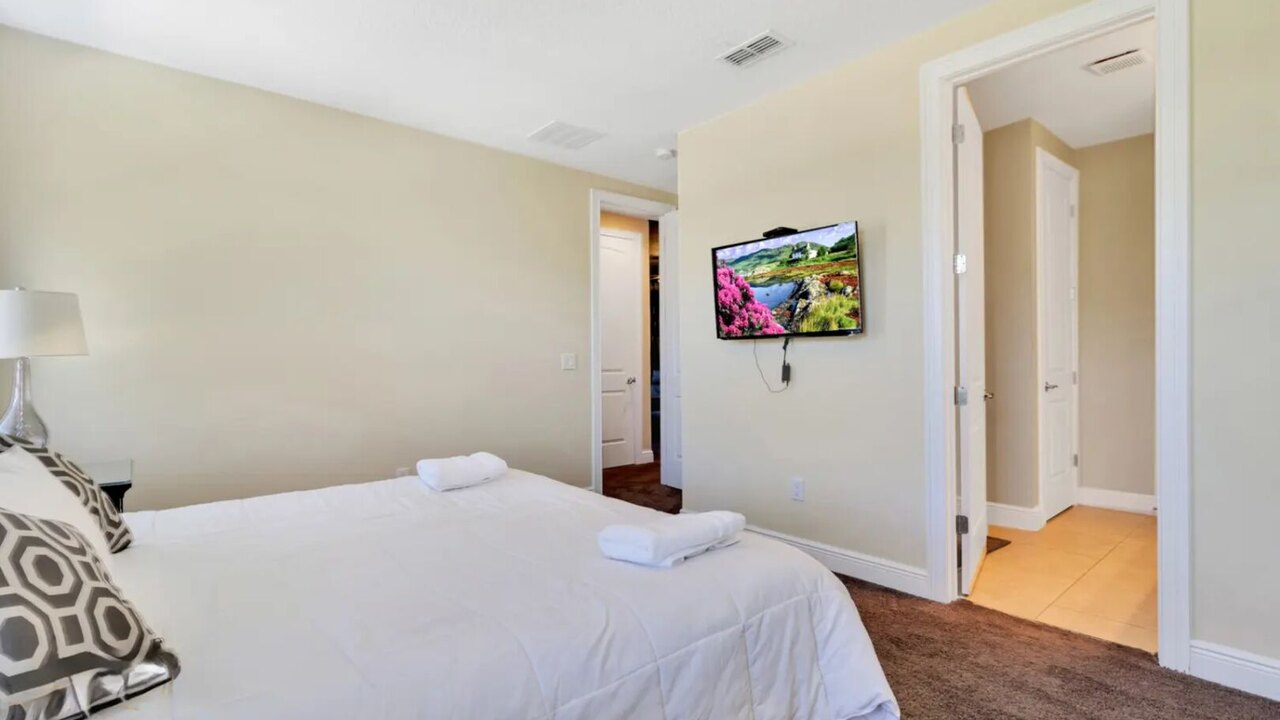 491 Villa 8BD Private Pool/Spa Game&Movie room - Image 12