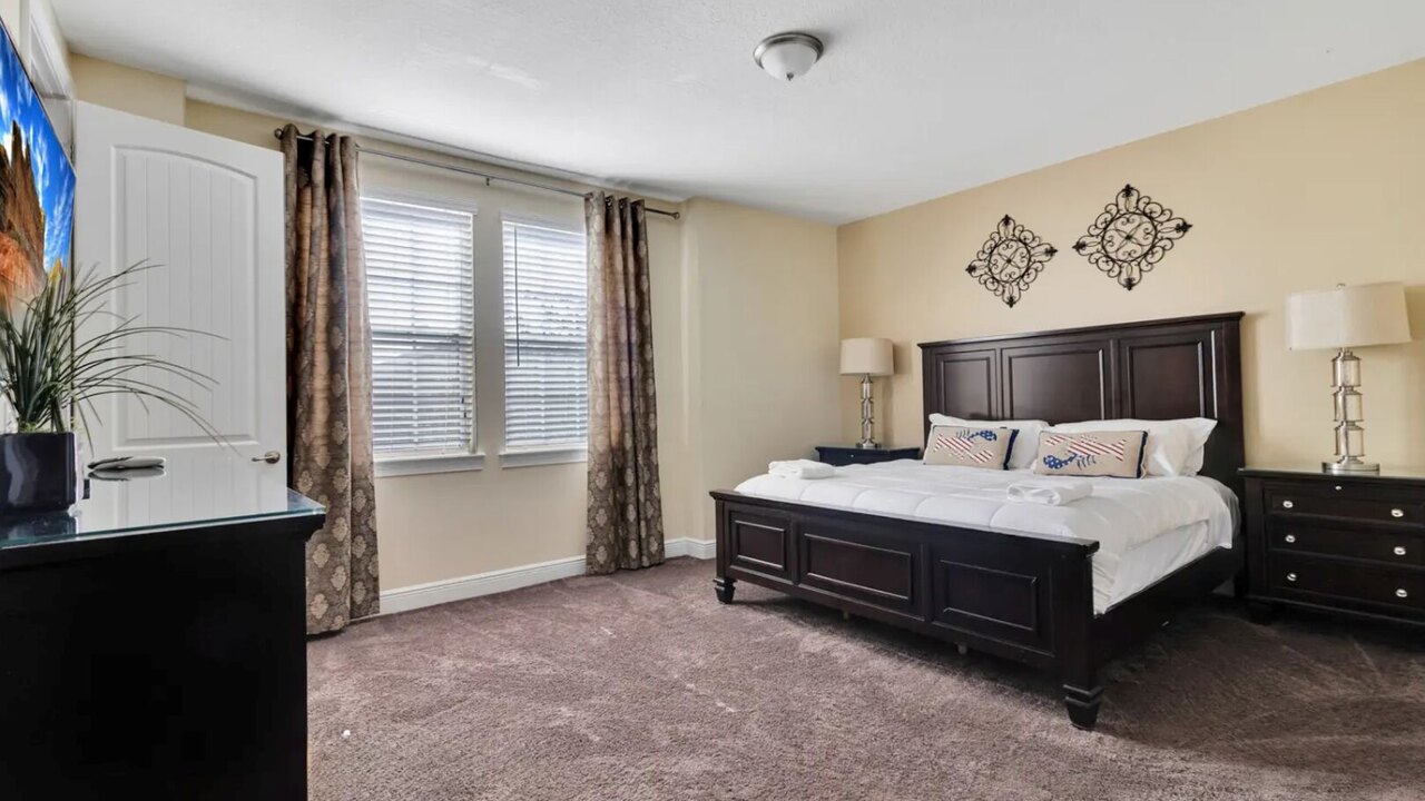 491 Villa 8BD Private Pool/Spa Game&Movie room - Image 17