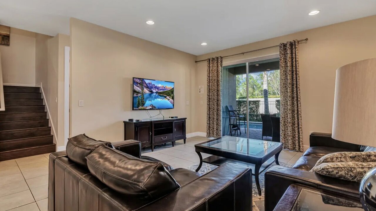 491 Villa 8BD Private Pool/Spa Game&Movie room - Image 4