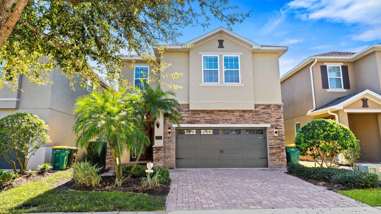 500 Luxurious 8BR Villa with Private Pool/Spa - Image 2