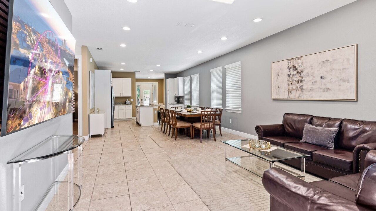 500 Luxurious 8BR Villa with Private Pool/Spa - Image 7