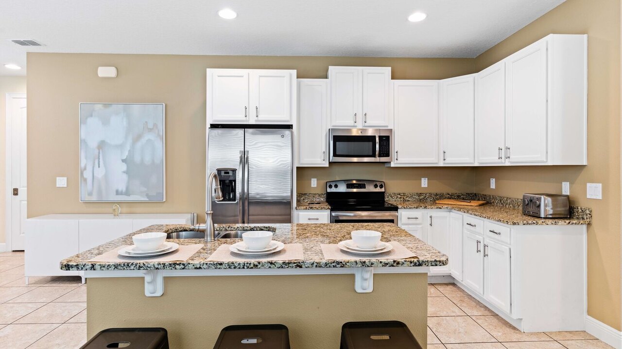 500 Luxurious 8BR Villa with Private Pool/Spa - Image 11