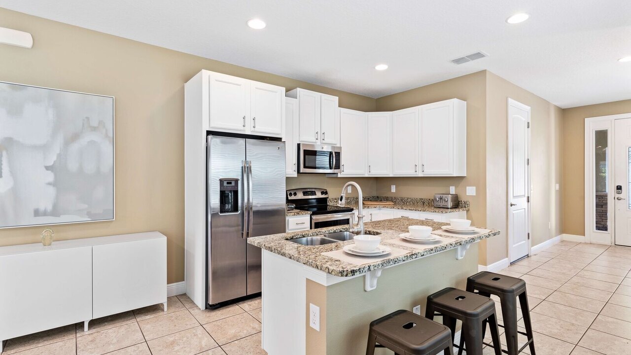 500 Luxurious 8BR Villa with Private Pool/Spa - Image 9