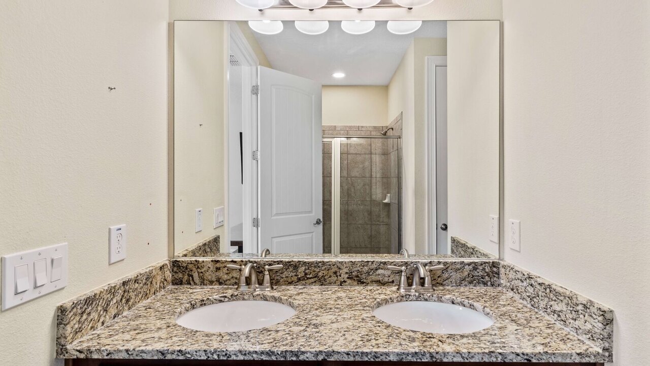 500 Luxurious 8BR Villa with Private Pool/Spa - Image 29