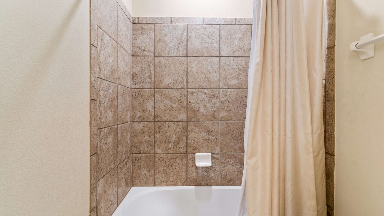 500 Luxurious 8BR Villa with Private Pool/Spa - Image 34