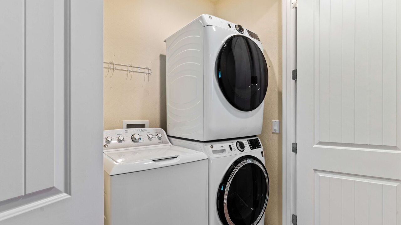 500 Luxurious 8BR Villa with Private Pool/Spa - Image 42