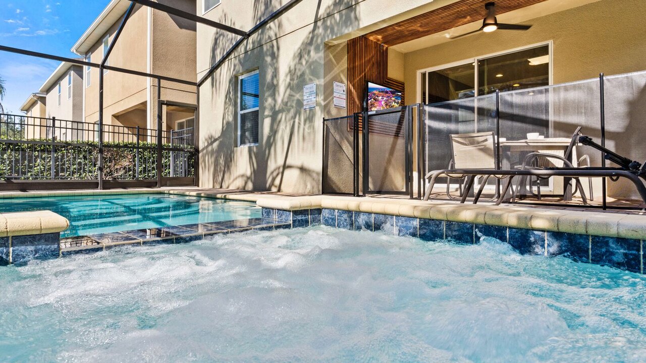 500 Luxurious 8BR Villa with Private Pool/Spa - Image 50