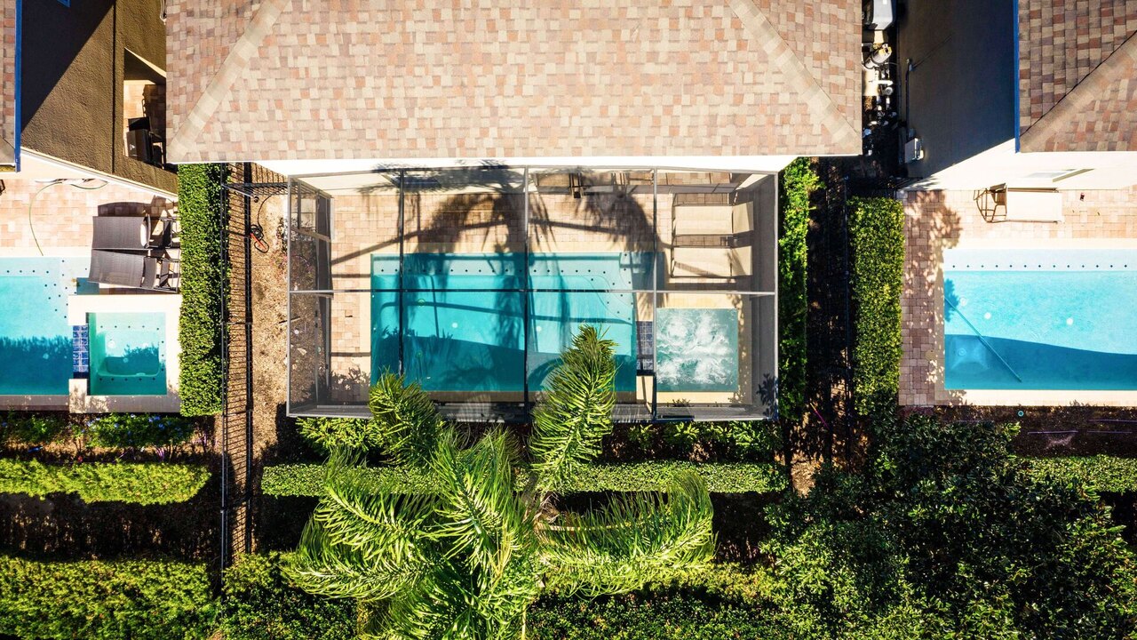 500 Luxurious 8BR Villa with Private Pool/Spa - Image 52