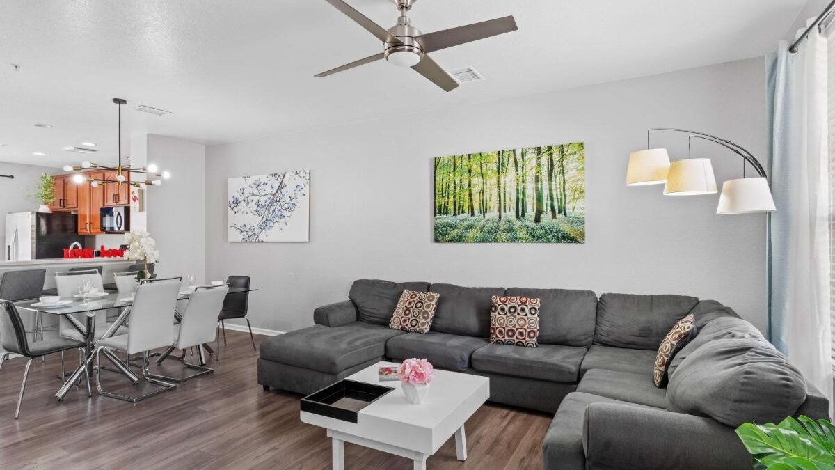 5015 Stunning 3BR/3.5BA Townhouse in Vista Cay #44 - Image 10