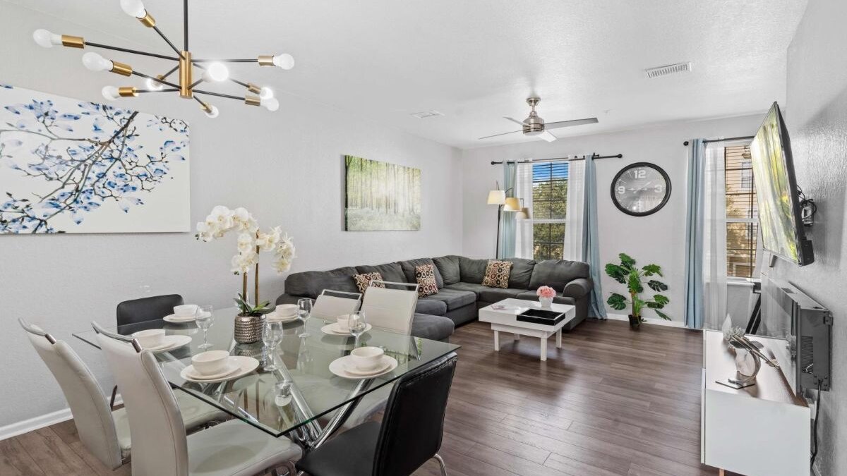 5015 Stunning 3BR/3.5BA Townhouse in Vista Cay #44 - Image 12