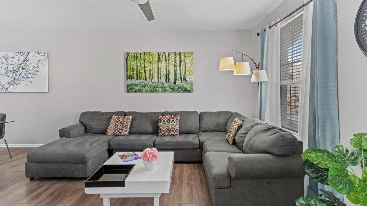 5015 Stunning 3BR/3.5BA Townhouse in Vista Cay #44 - Image 11