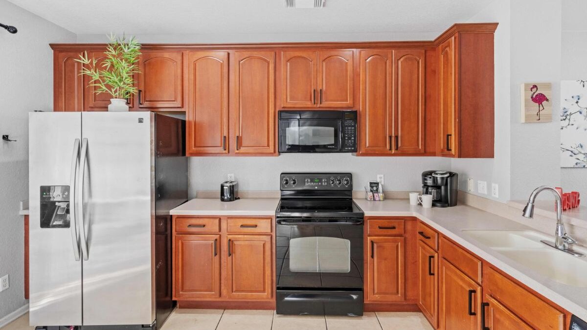 5015 Stunning 3BR/3.5BA Townhouse in Vista Cay #44 - Image 15