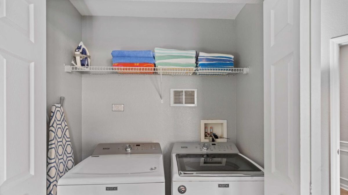 5015 Stunning 3BR/3.5BA Townhouse in Vista Cay #44 - Image 38