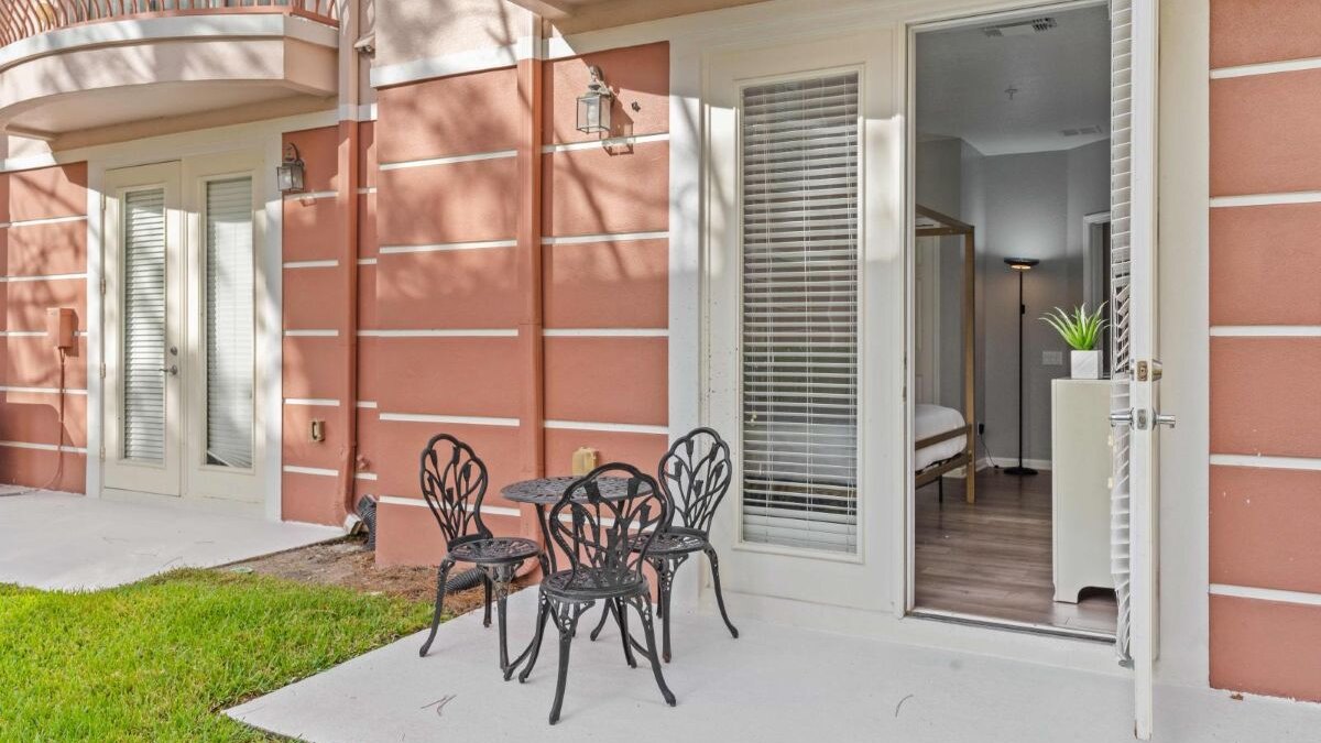 5015 Stunning 3BR/3.5BA Townhouse in Vista Cay #44 - Image 40