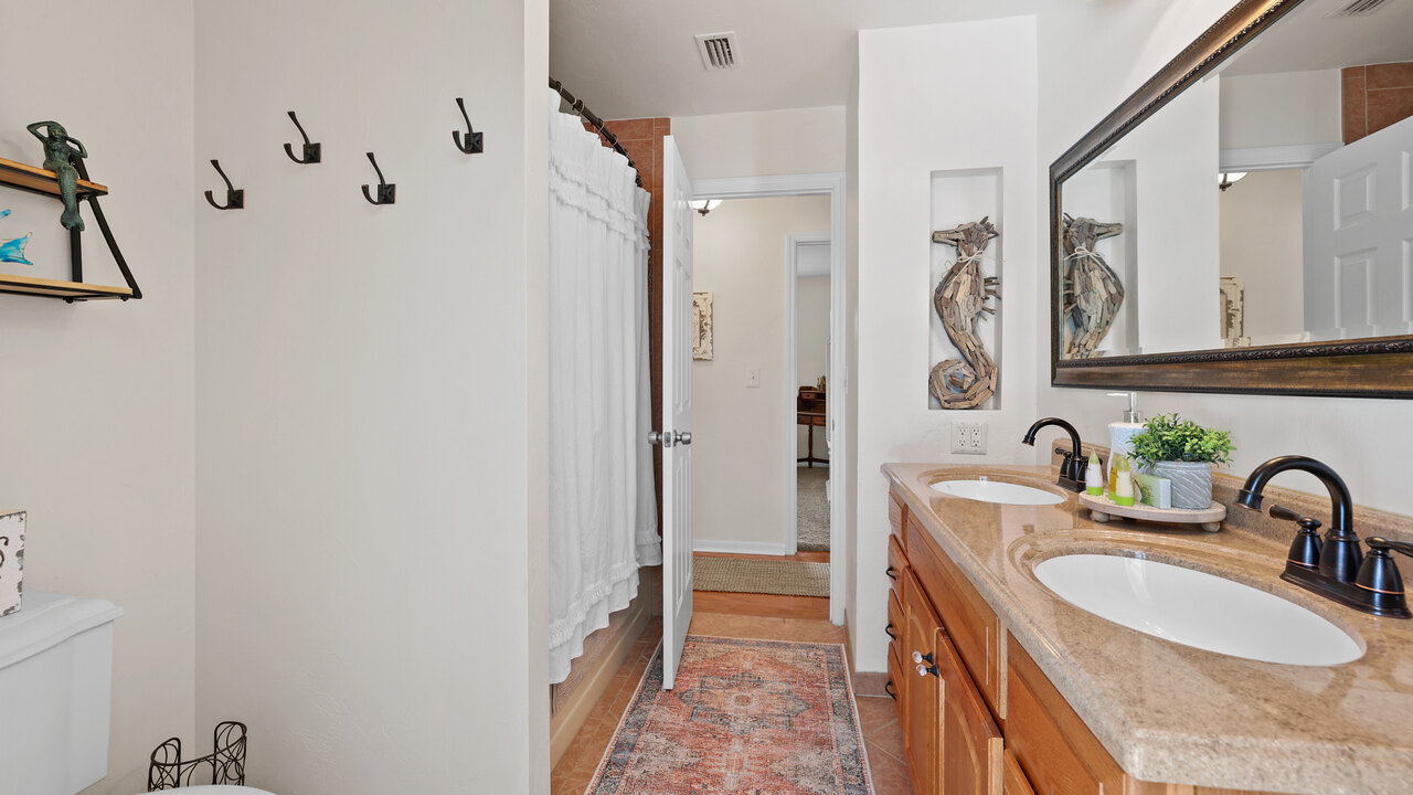 Family Retreat Villa - Image 18